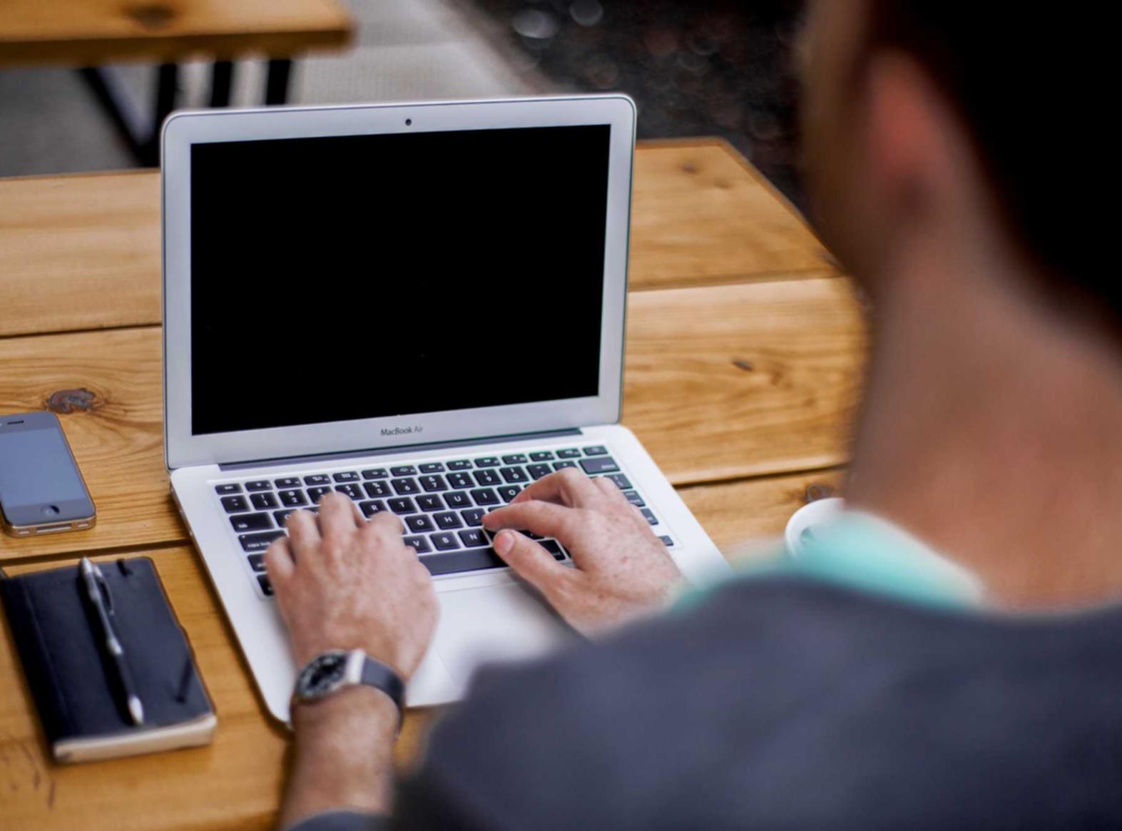 国内微信买卖:注册公证代理条件