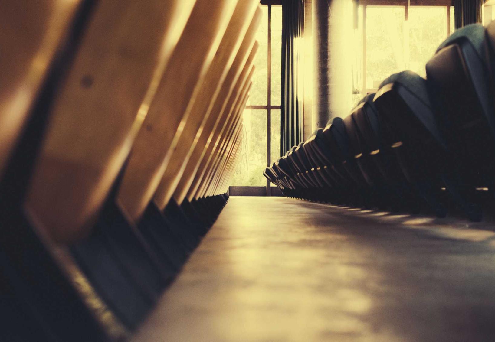 绿摩尔:炒原油开户平台怎么选